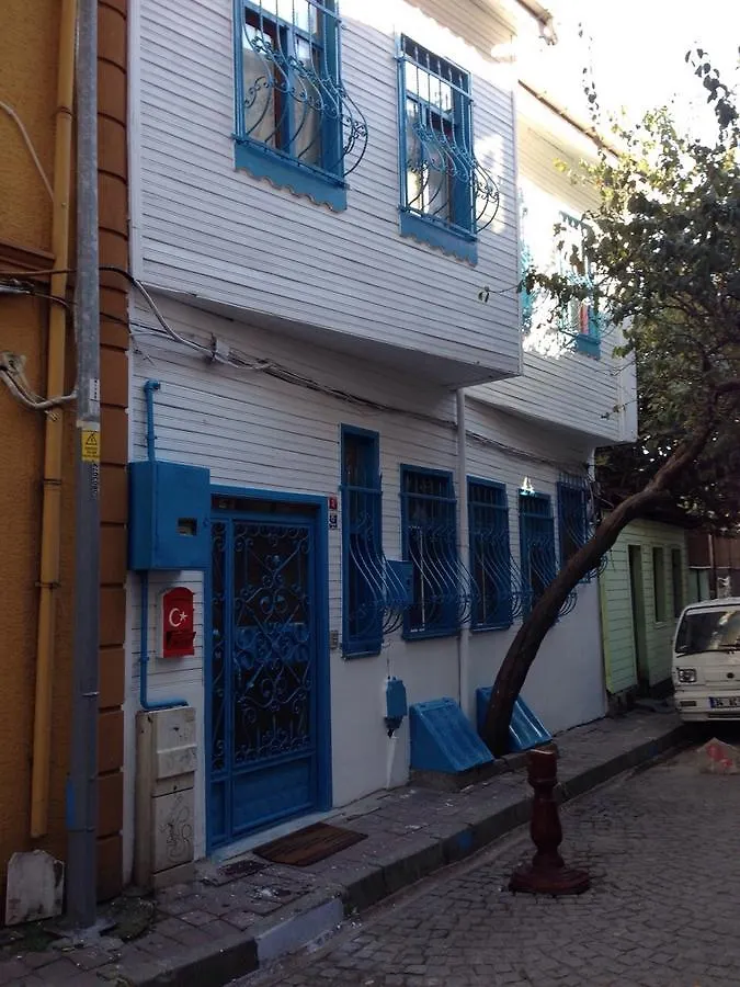 Blue White Apartment Istanbul