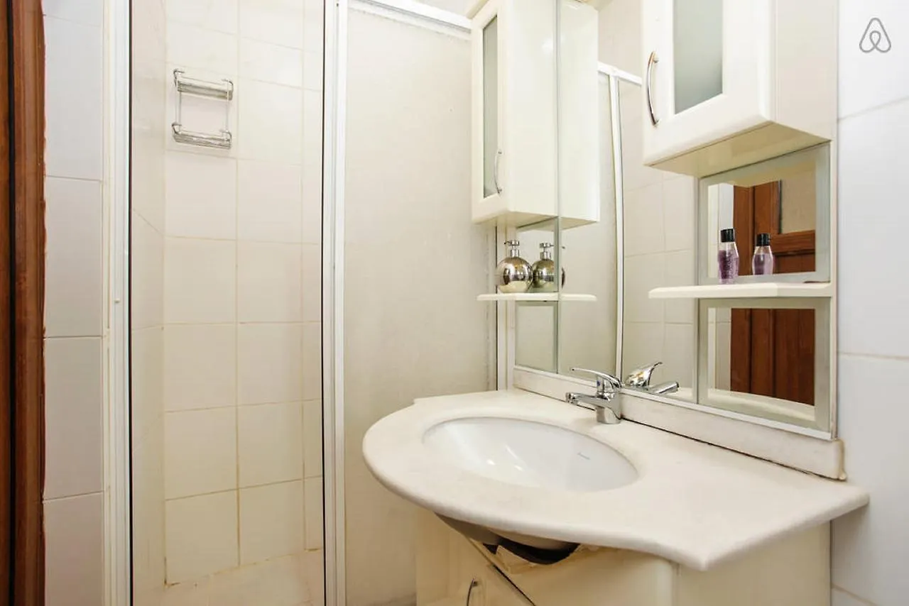 Blue White Apartment Estambul